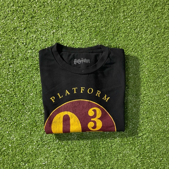 Harry Potter Hogwarts Express Platform Black Graphic Tee - Picture 6 of 6